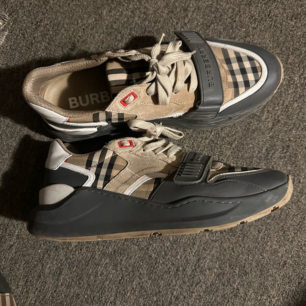 Burberry shoe